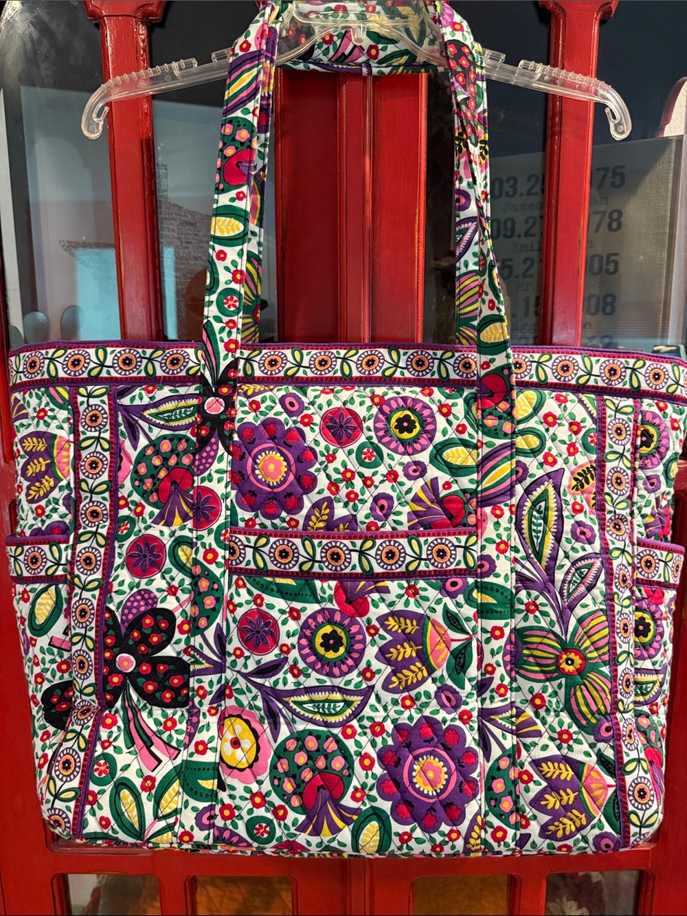 VERA BRADLEY Get Carried Away Extra Large Tote in Viva La Vera Pattern - Picture 6 of 11